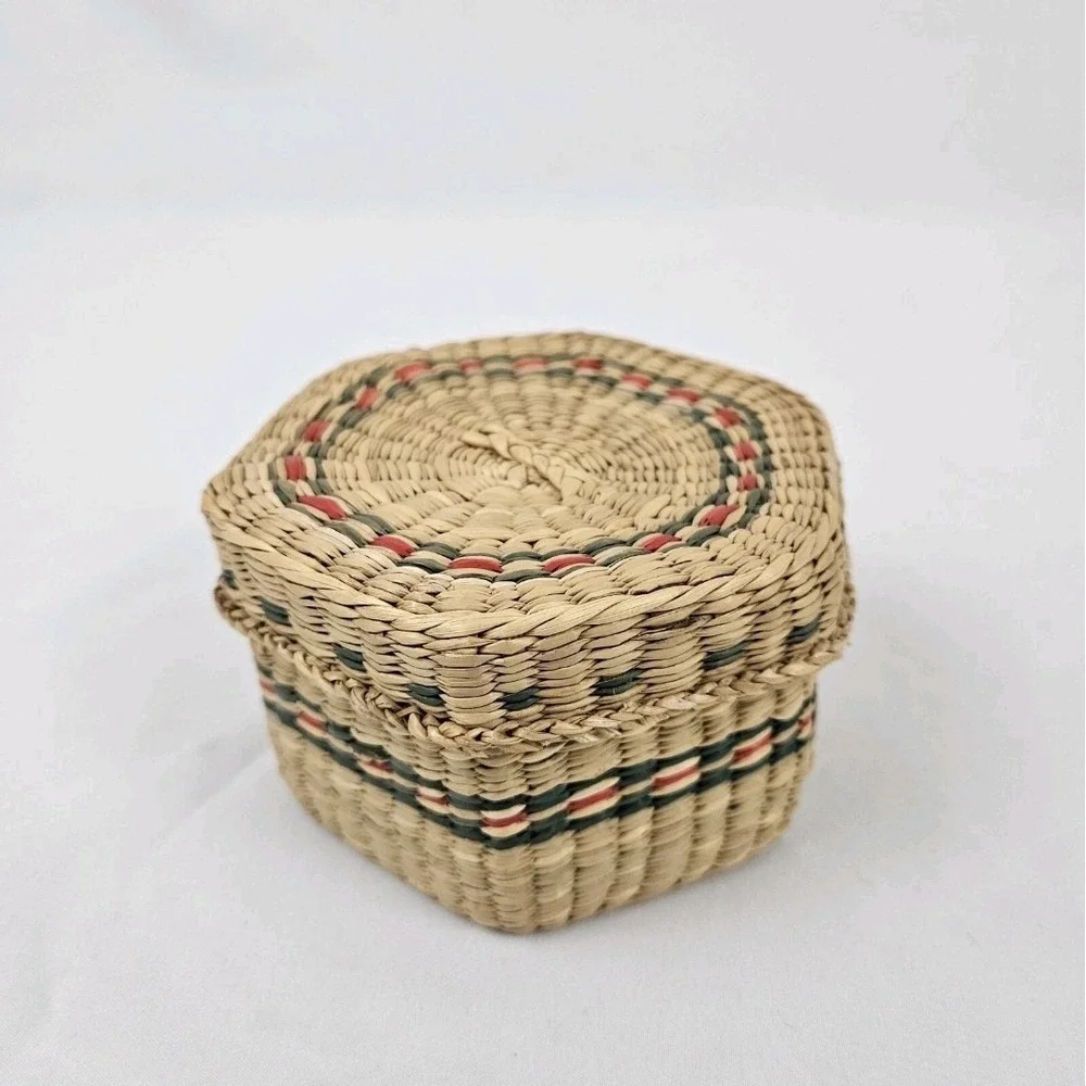 Sweetgrass Basket W/ Lid Hexagon Storage Trinket Box Vintage Boho Coastal
